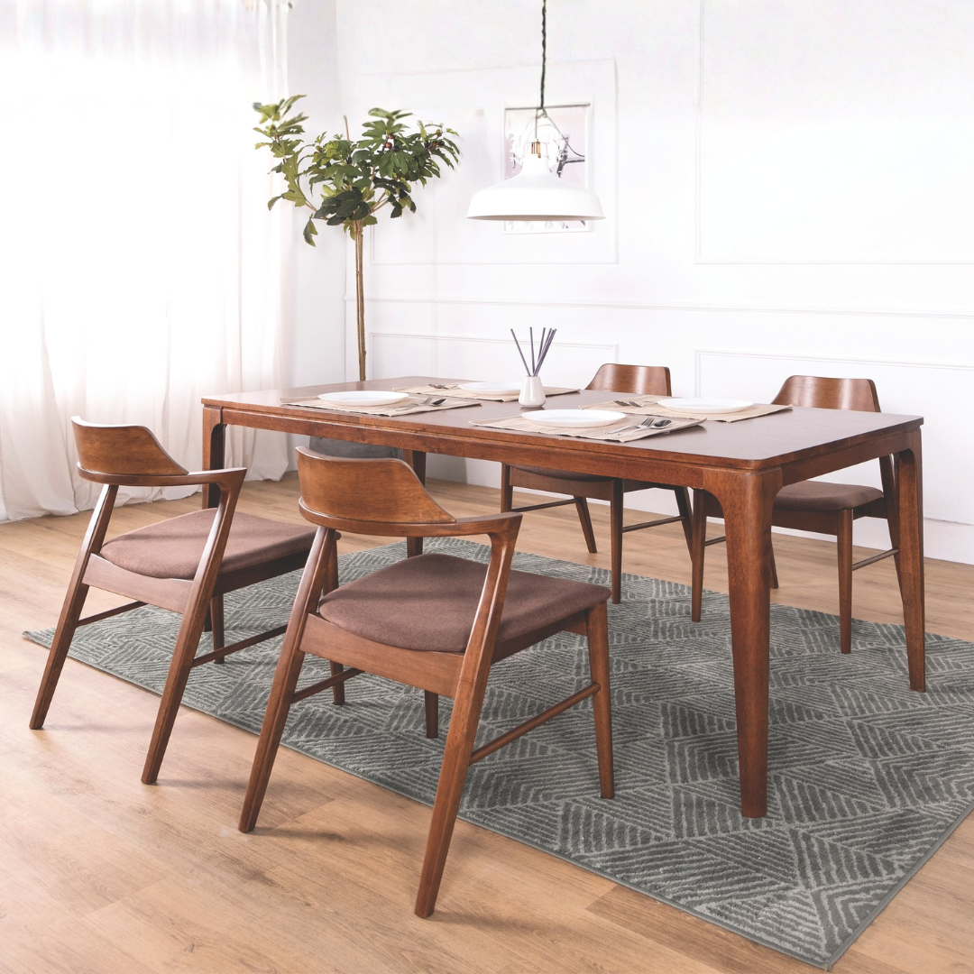 Dining Room & Outdoor